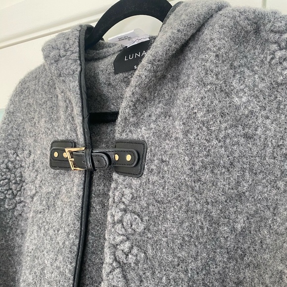 LUNA Wool Poncho - Picture 4 of 4